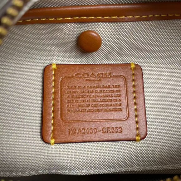 Coach women's shoulder bag size 30*22*11cm - Picture 9 of 9